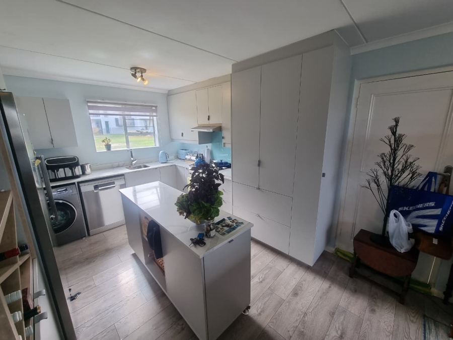 To Let 2 Bedroom Property for Rent in Big Bay Western Cape